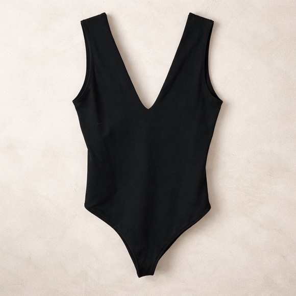 Intimately Free People Black Deep V Neck Sleeveless Bodysuit Stretch Layering M - Picture 2 of 5